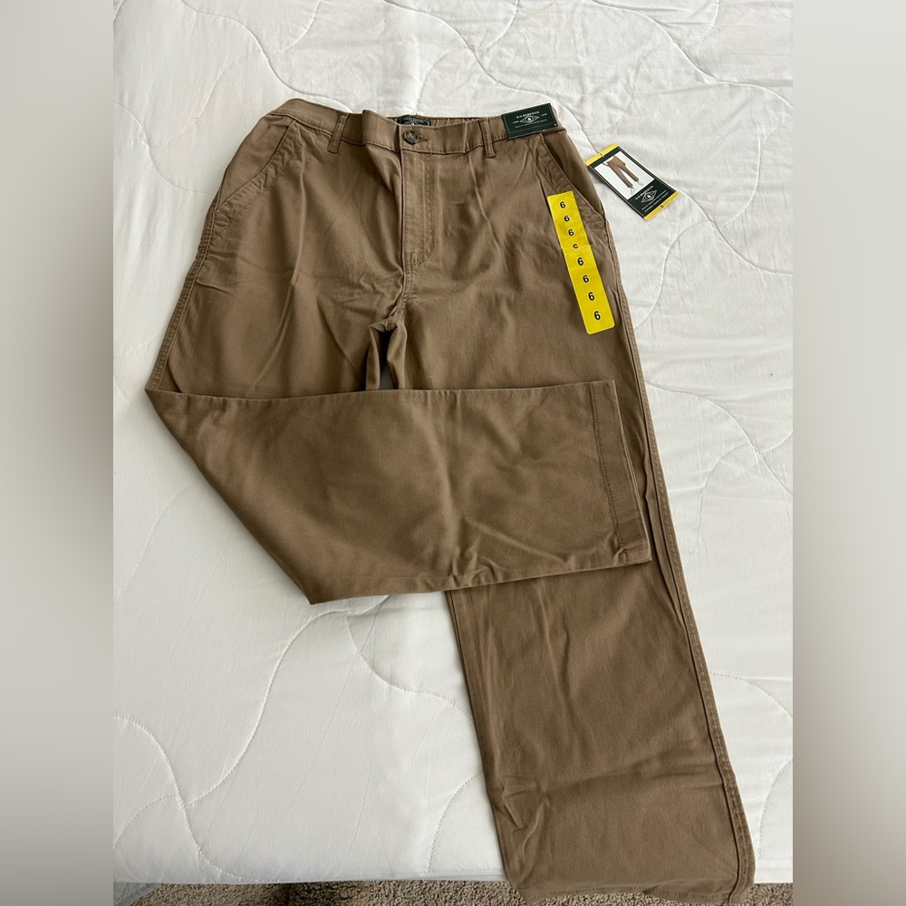 Women’s size 6 G.H. Bass & Co. Brown Chinos Versatile Cotton Blend